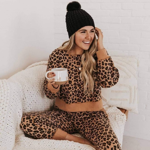 Poppy & Peonies Leopard Print Sweatshirt - Picture 1 of 5